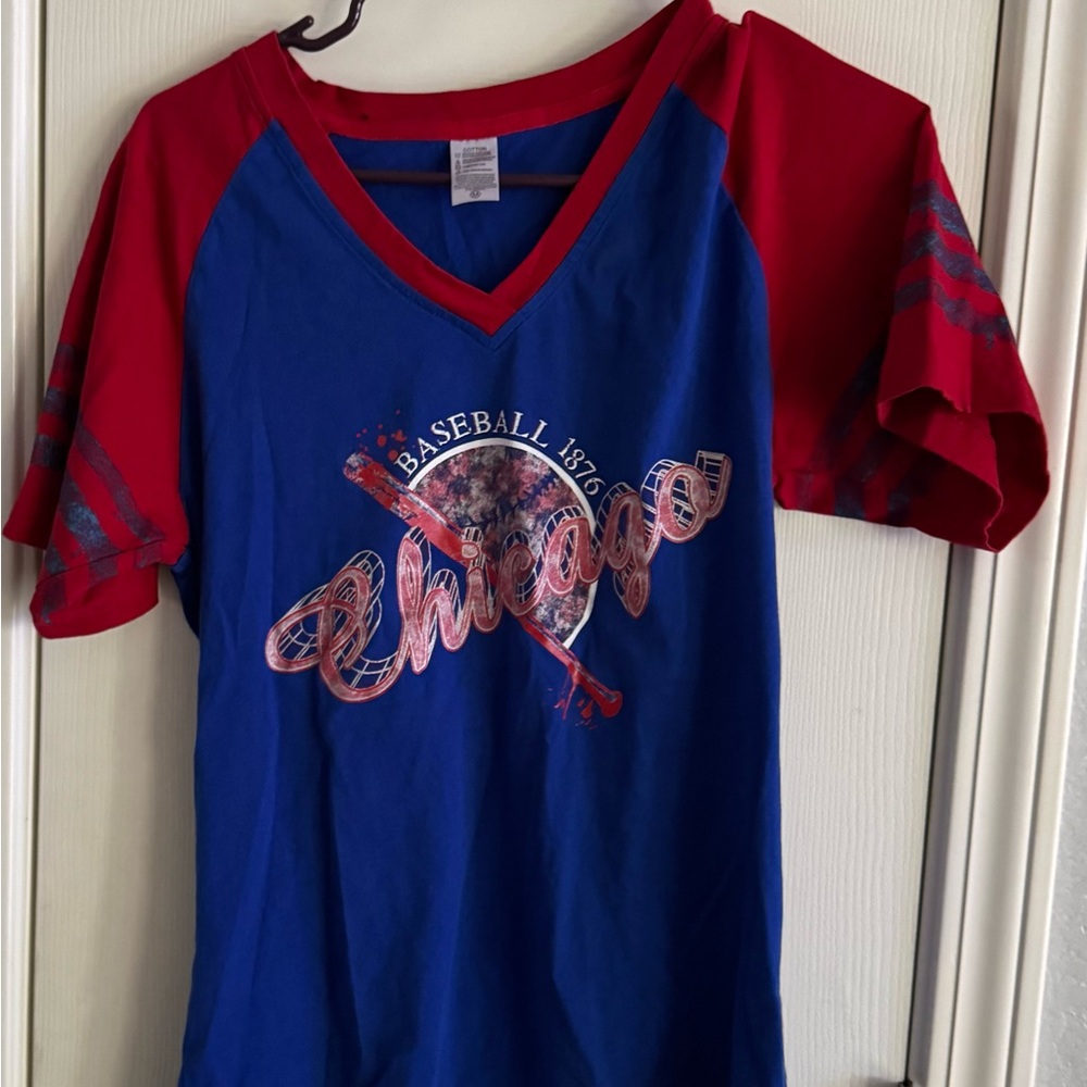 Chicago Baseball Shirt. Size Medium. Blue and Red in color.